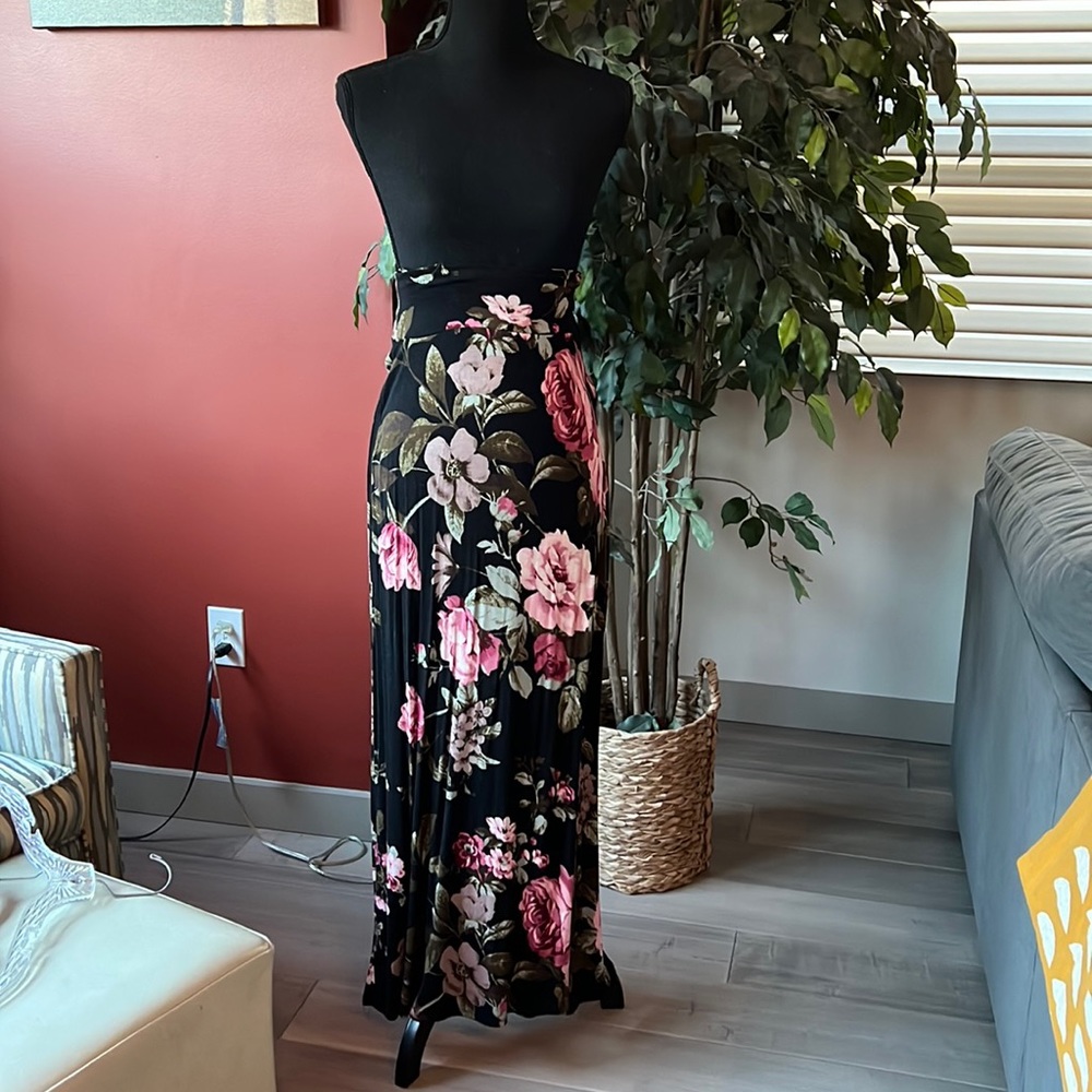 3 Piece, skirt, tank and long sleeve sweater wrap